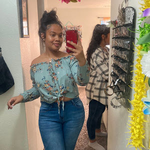 Meet your Posher, Jasmine